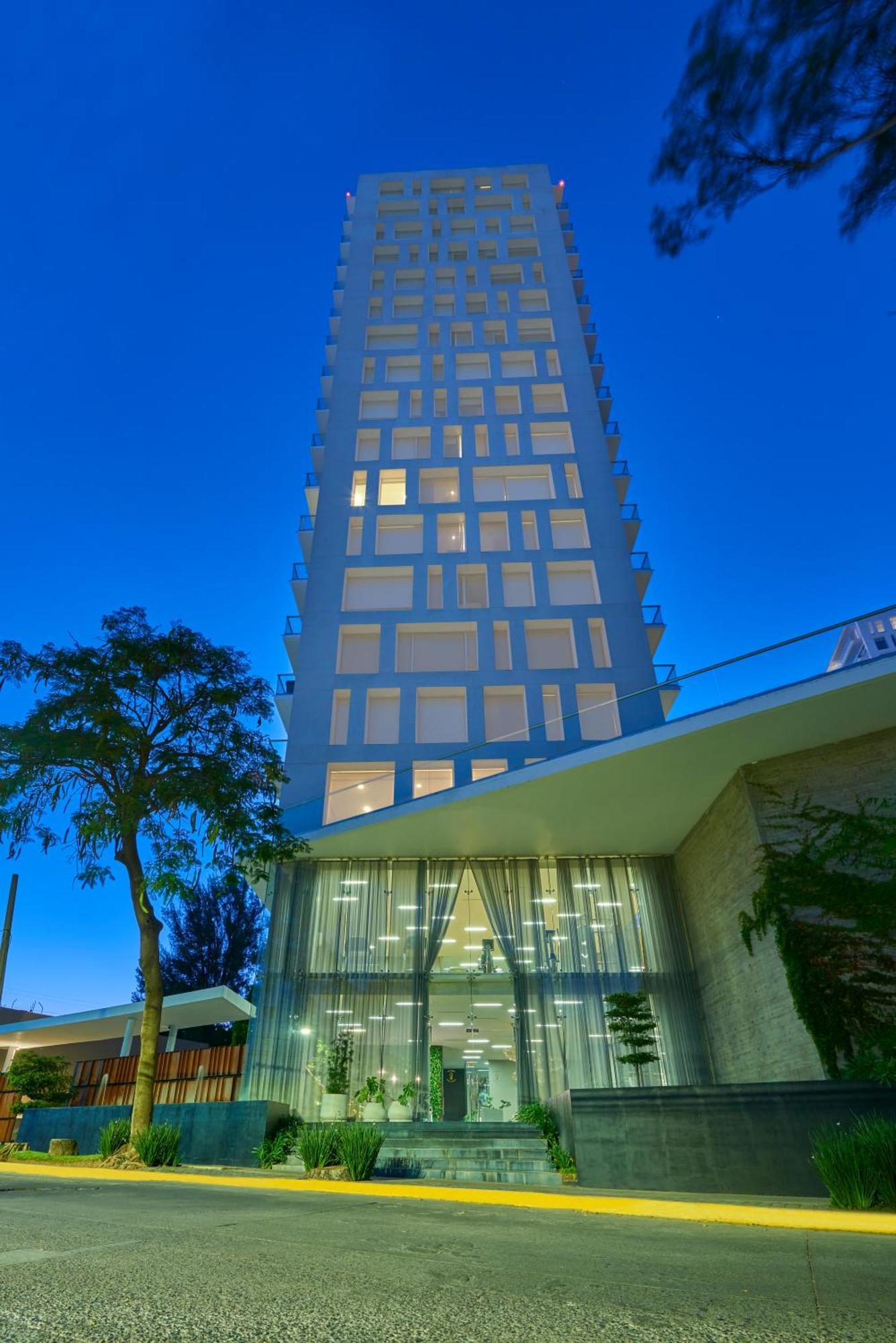 Park Life Guadalajara Aparthotel Exteriör bild