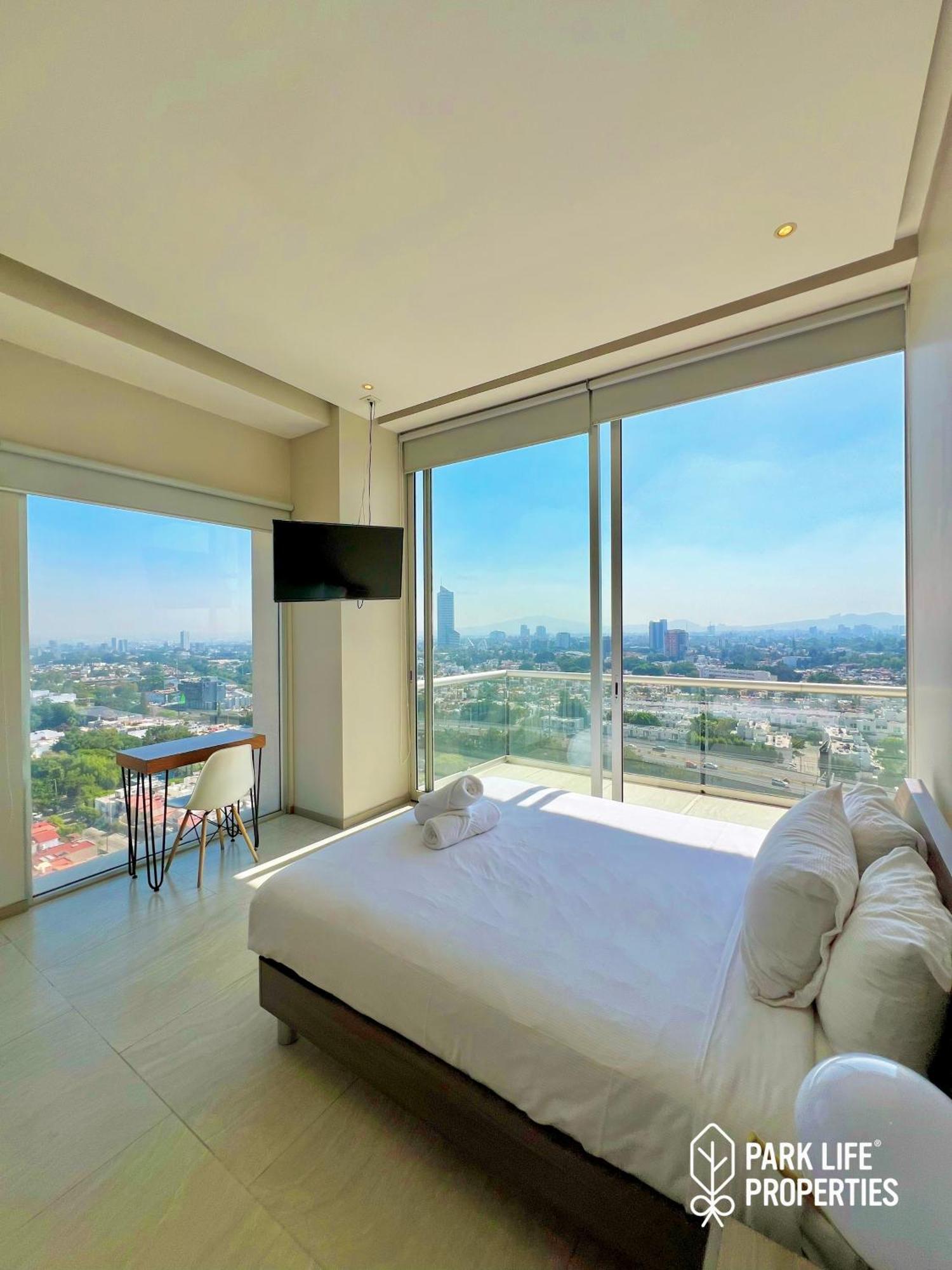 Park Life Guadalajara Aparthotel Exteriör bild