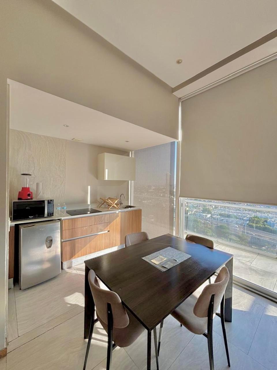 Park Life Guadalajara Aparthotel Exteriör bild