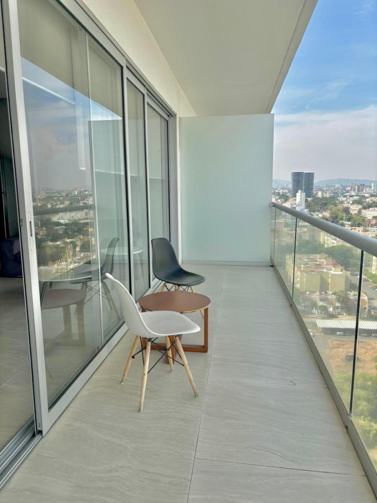 Park Life Guadalajara Aparthotel Exteriör bild