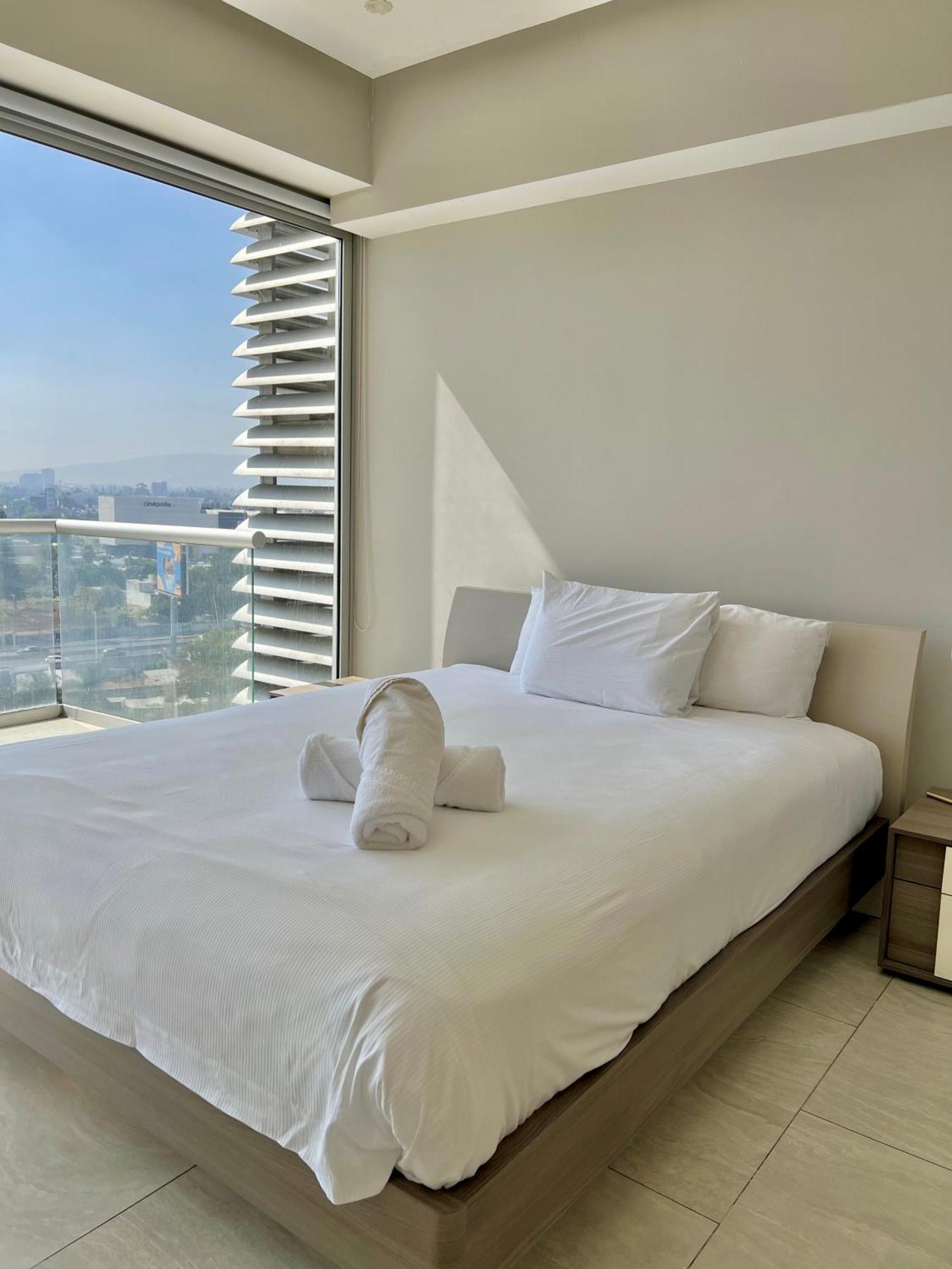Park Life Guadalajara Aparthotel Exteriör bild