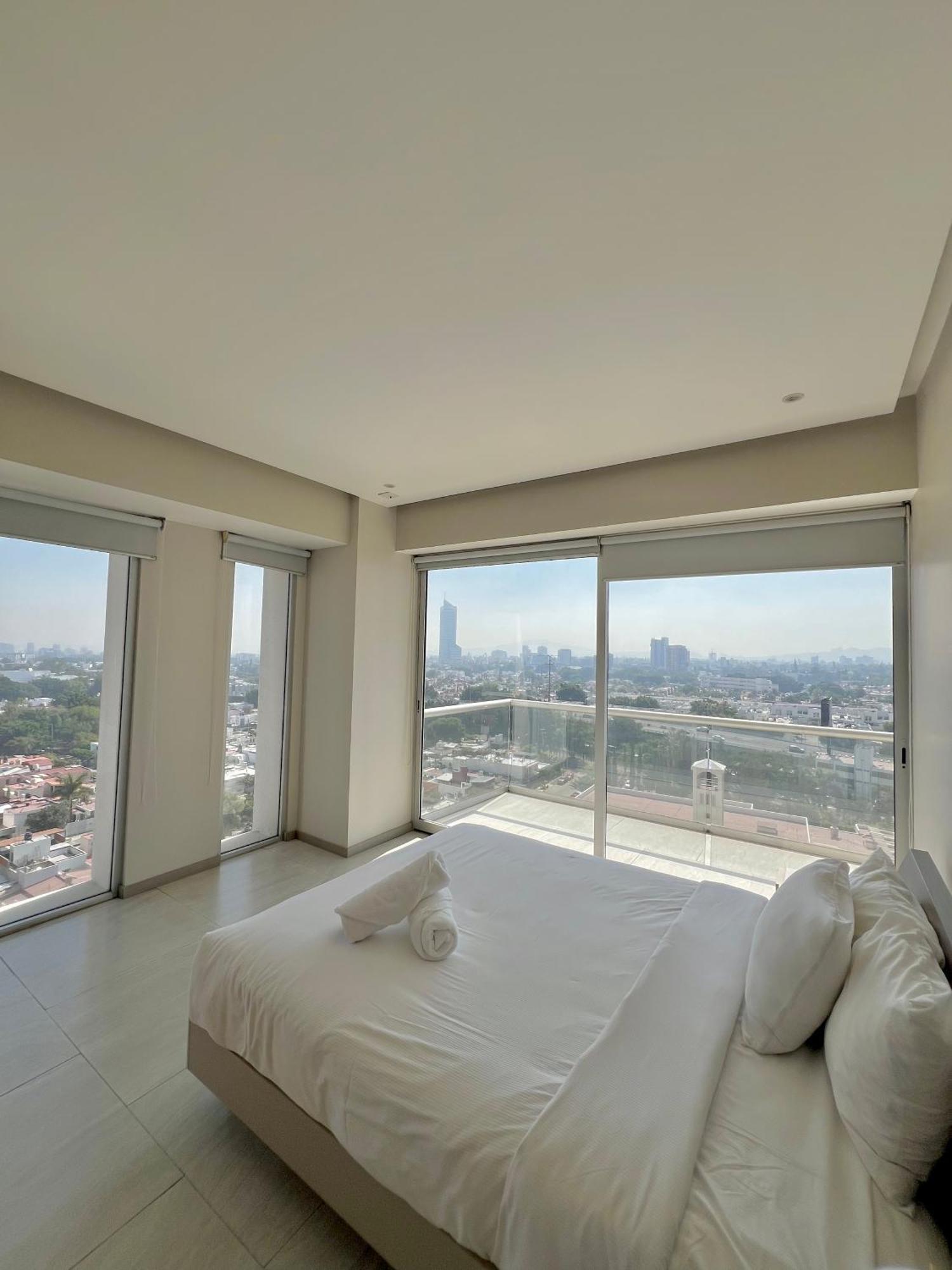 Park Life Guadalajara Aparthotel Exteriör bild
