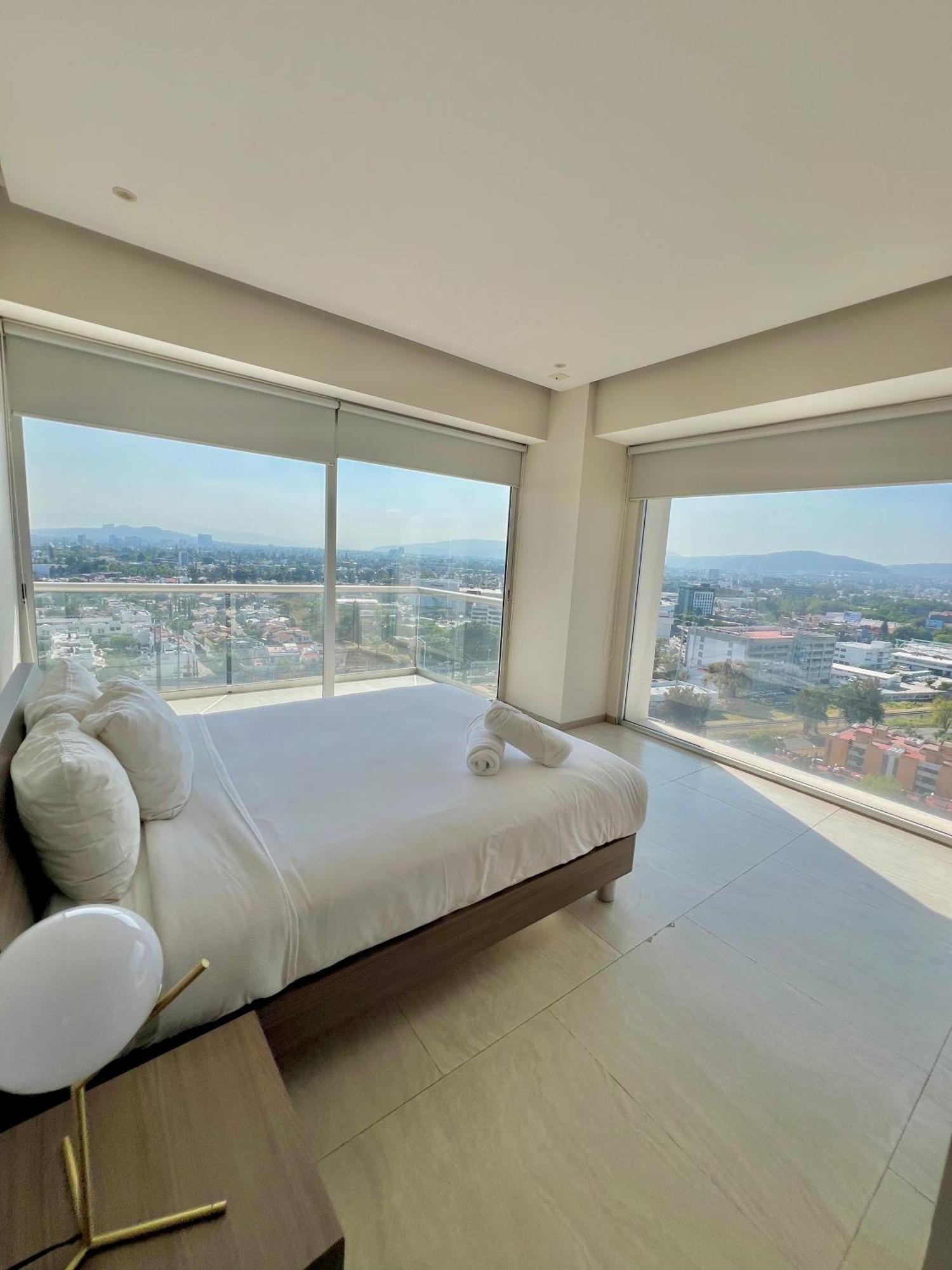 Park Life Guadalajara Aparthotel Exteriör bild